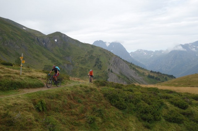 DSC06887 - La fine quipe et le sentier .jpg